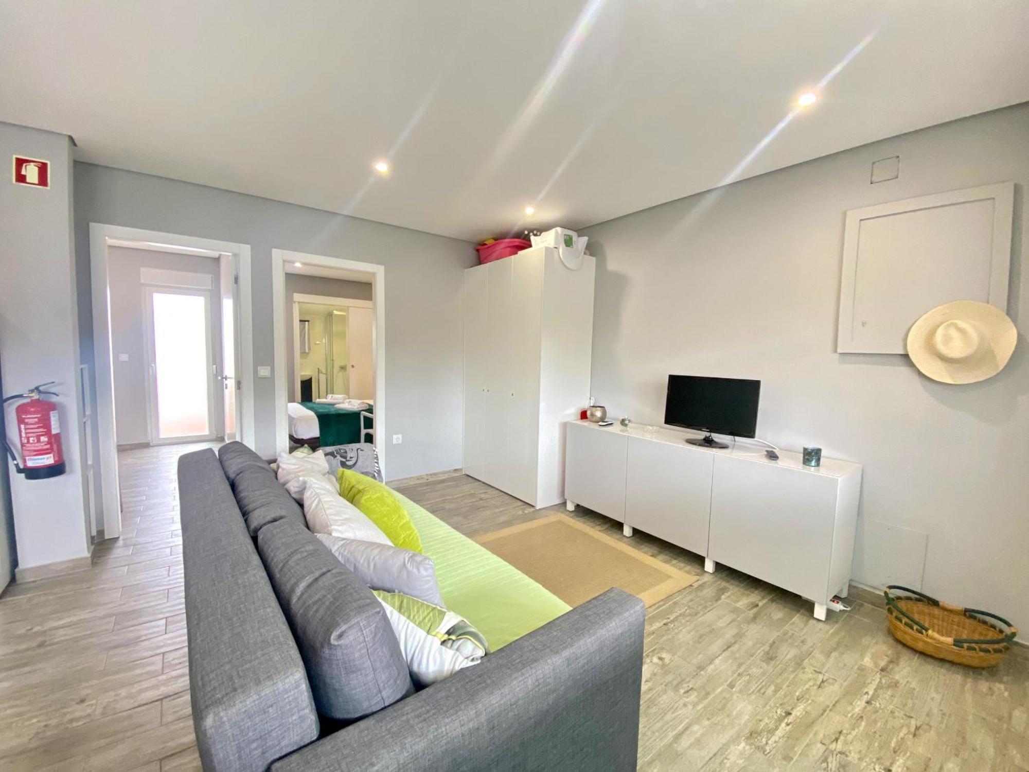 Quarteira Stylish 2 By Homing Apartment Exterior photo